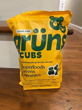 Gruns Superfoods Greens Gummies for Kids, new-and sealed